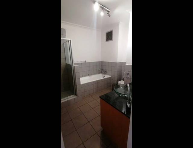 2 BEDROOM FLAT TO LET IN RIVIERA